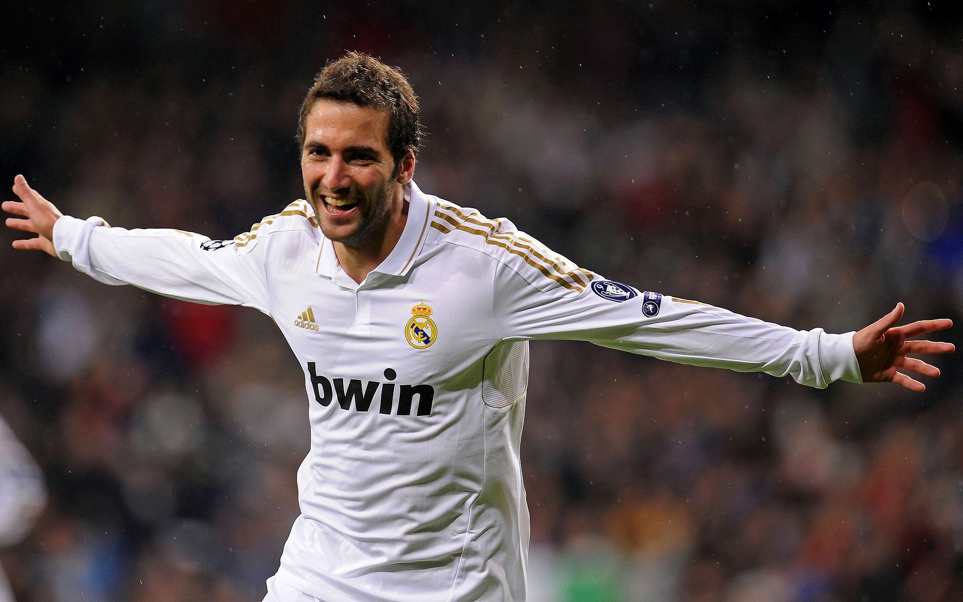 开云体育平台APP-当F1的轰鸣在威尔士山谷回响，一场跨越维度的击溃启示录  第2张